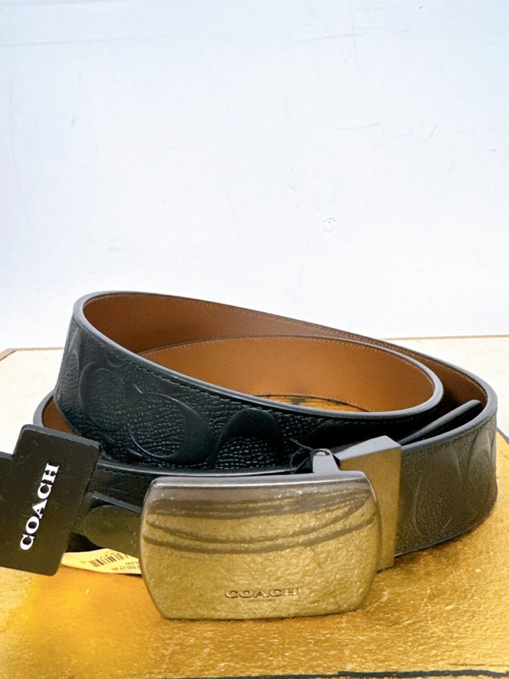 Coach 101 Plaque Buckle Cut-To-Size Reversible Belt - Picture 3 of 7